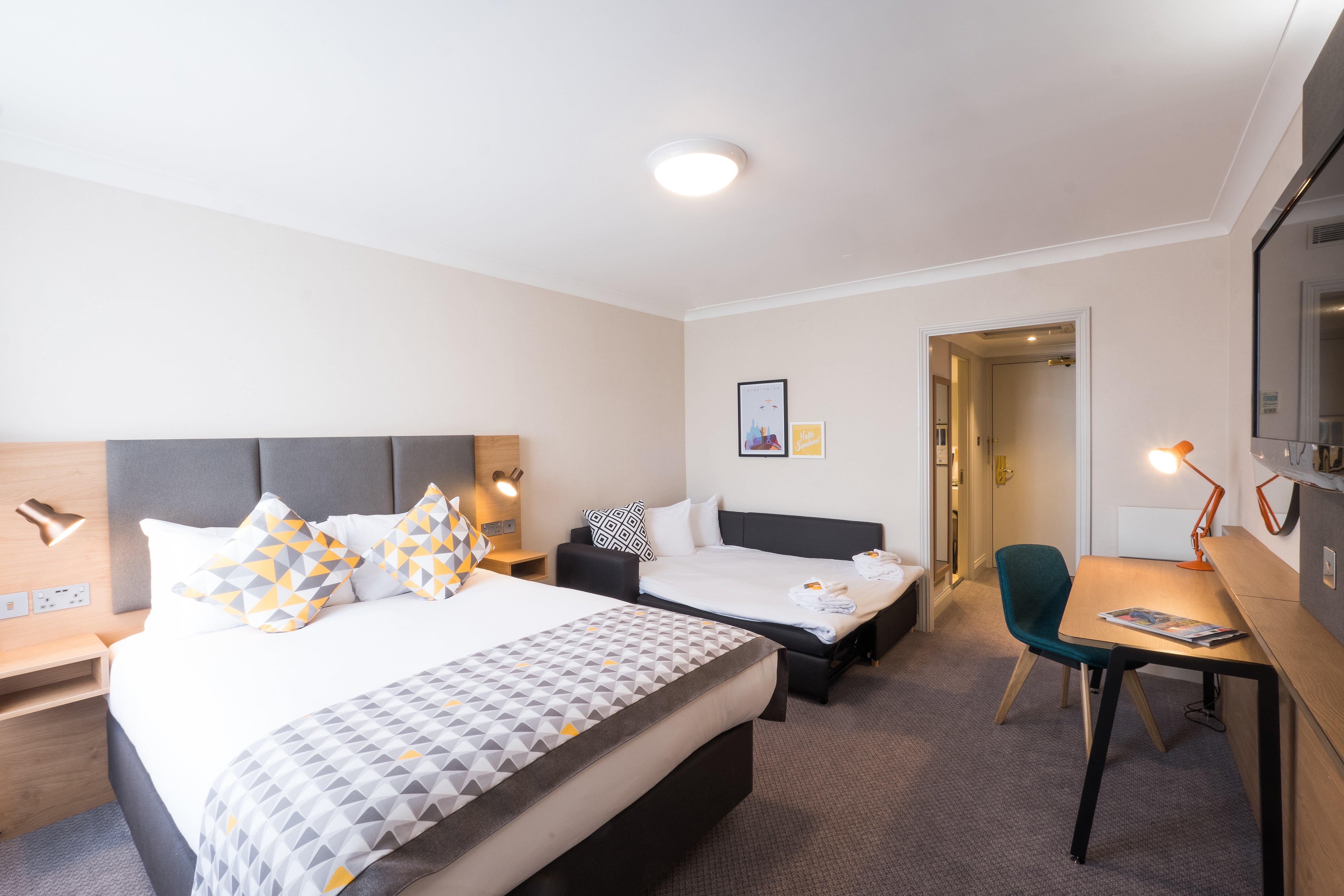 Holiday Inn Farnborough By Ihg Exterior foto